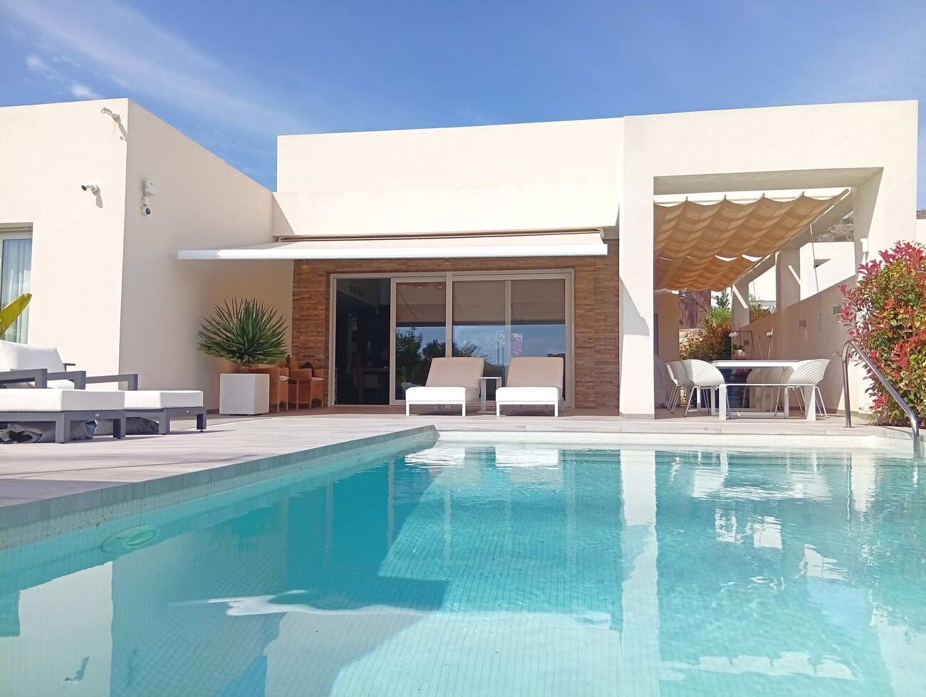 Modern white single-storey villa with private pool at La Finca Golf, Algorfa
